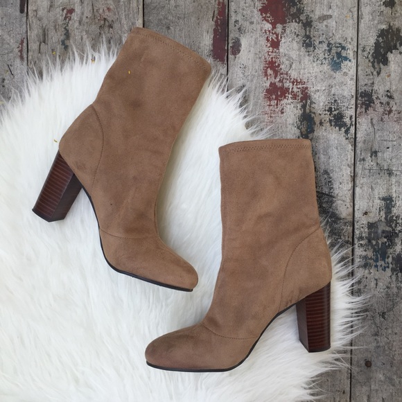 Vince Camuto Shoes - 🛍SALE🛍VINCE CAMUTO camel booties sz 7 1/2